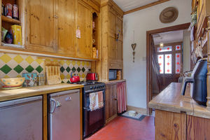 Kitchen- click for photo gallery